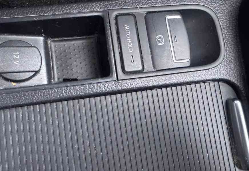 Volkswagen Sharan Highline 2.0 TDI 110kw - foto 14