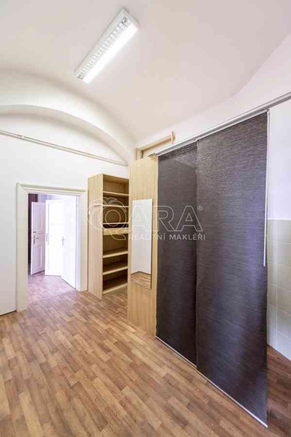 Reprezentativní kanceláře o třech místnostech 117m2 v centru Prahy - foto 17