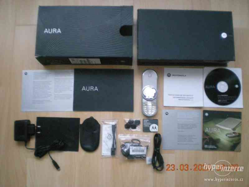Motorola AURA z r.2008 - plně funkční mobilní telefon - foto 1