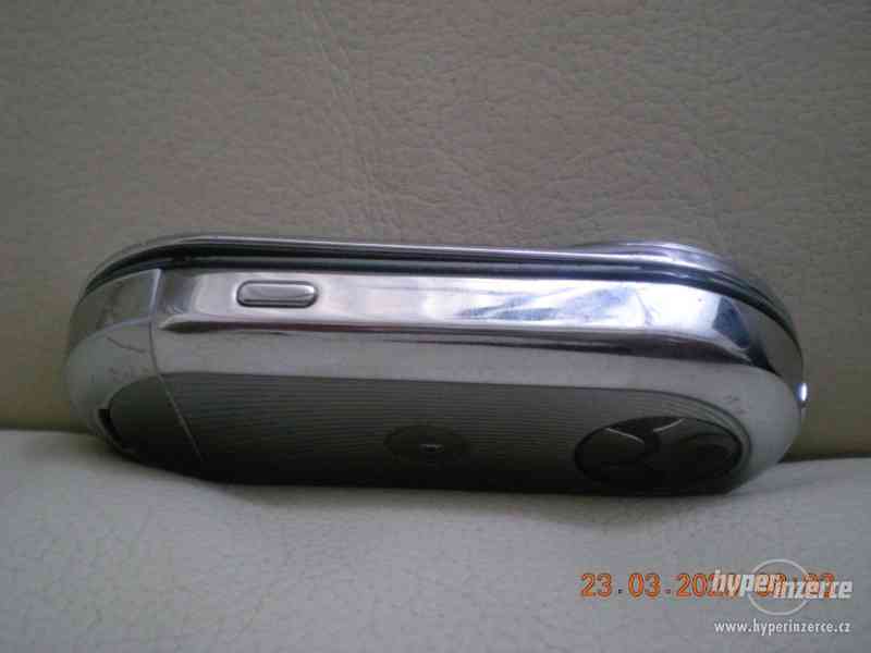 Motorola AURA z r.2008 - plně funkční mobilní telefon - foto 8