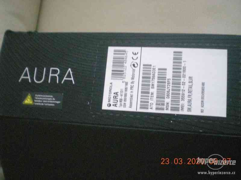 Motorola AURA z r.2008 - plně funkční mobilní telefon - foto 15