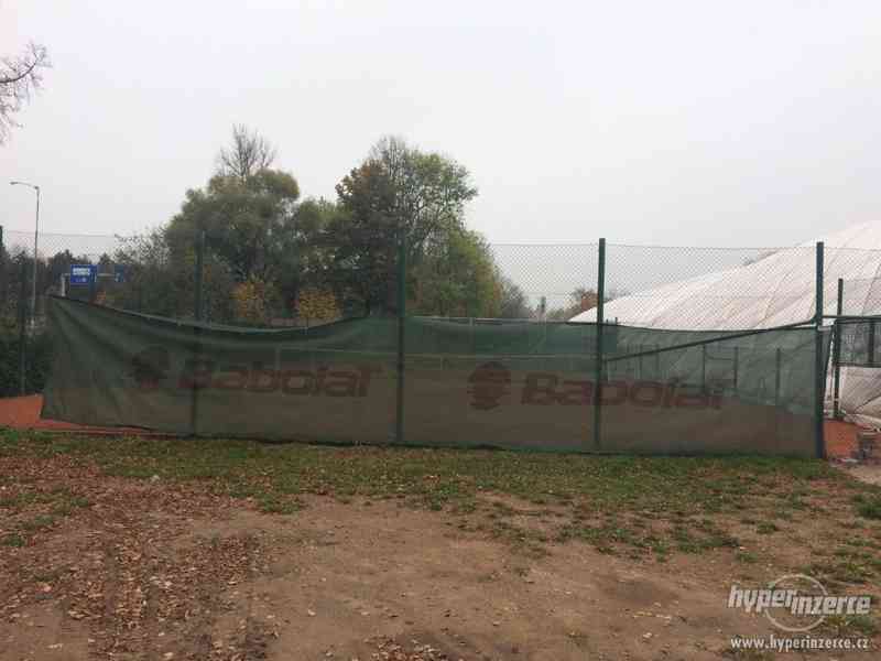 Stínící plachta na tenis - foto 1