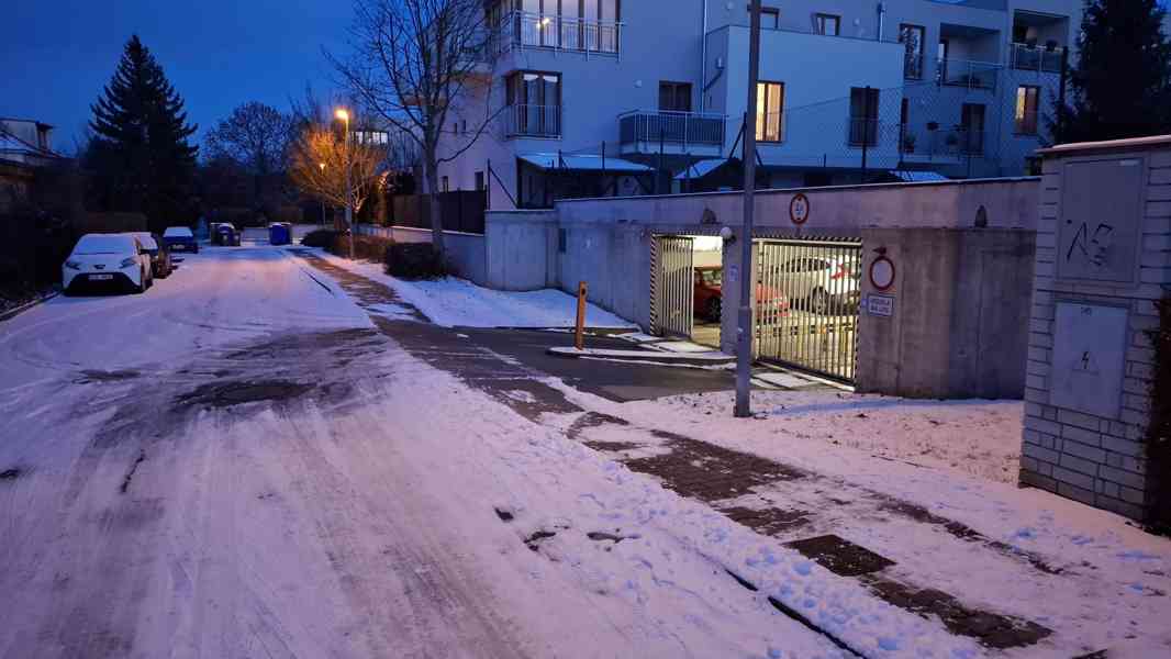 GARÁŽOVÉ STÁNÍ ZBUZANY PRAHA ZÁPAD - foto 2