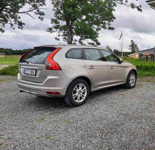Volvo XC60 2,0 FWD, 100kw,2014 - foto 19