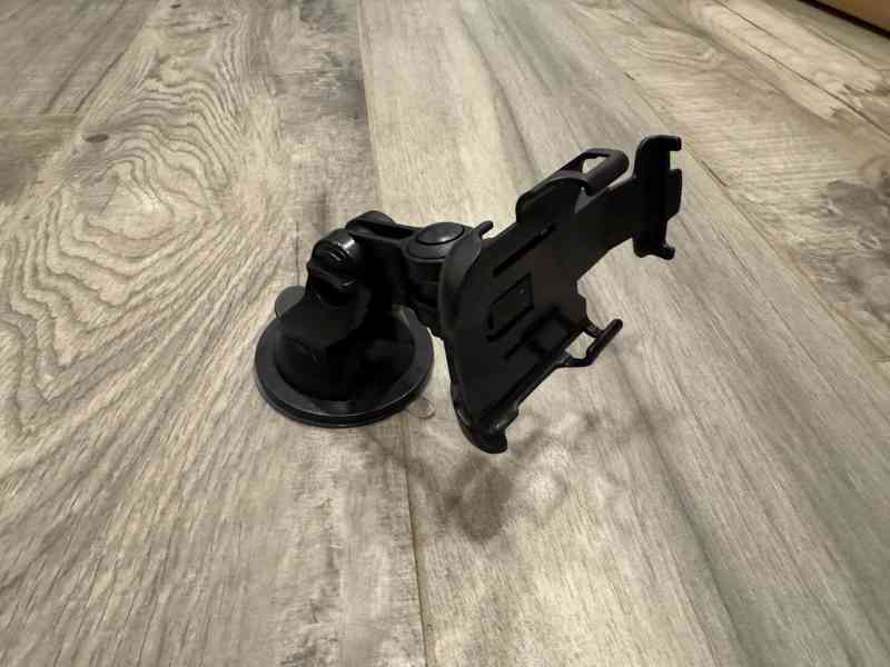 Držák na mobil do auta – výborný stav, přísavka - foto 2