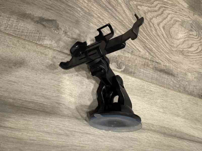 Držák na mobil do auta – výborný stav, přísavka