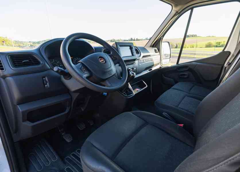Dodávka Opel Movano L4H2 k zapůjčení - foto 2