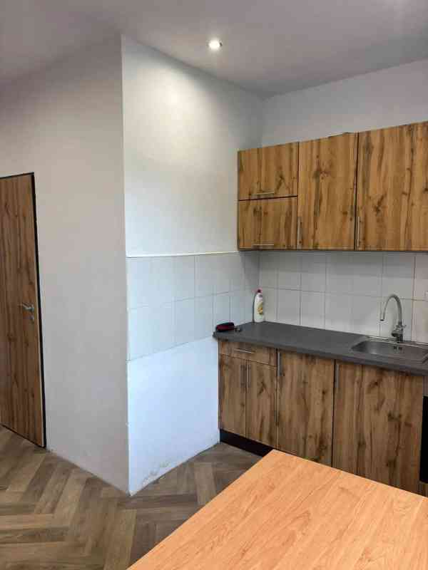 Pronájem bytu 2+1 48 m² - foto 3