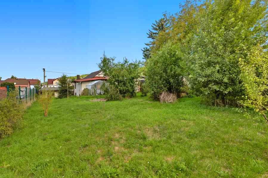 Rodinný dům se zahradou jen 20 minut od Prahy! - foto 46