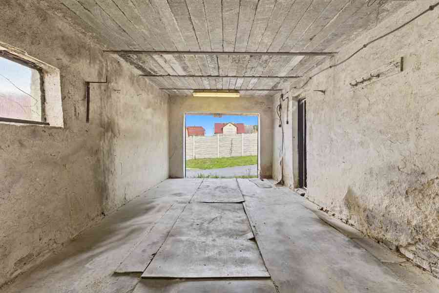 Rodinný dům se zahradou jen 20 minut od Prahy! - foto 43