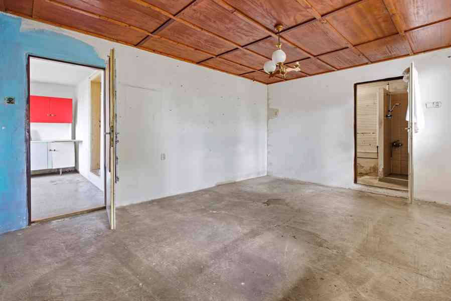 Rodinný dům se zahradou jen 20 minut od Prahy! - foto 3