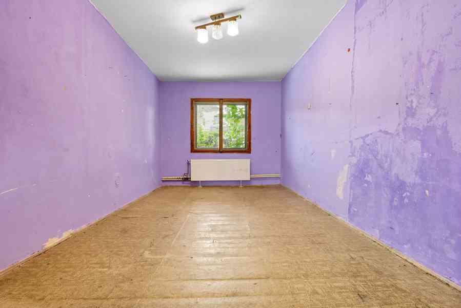 Rodinný dům se zahradou jen 20 minut od Prahy! - foto 6