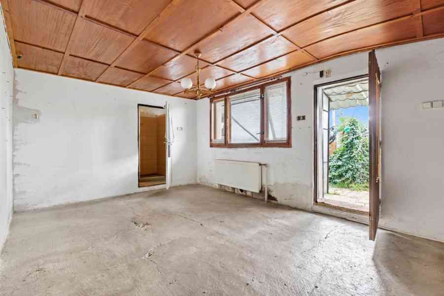 Rodinný dům se zahradou jen 20 minut od Prahy! - foto 2