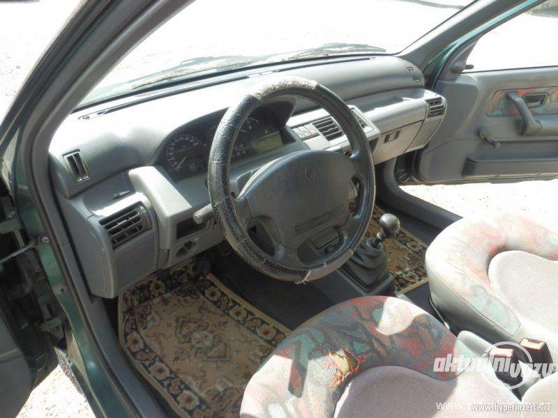 Renault Clio 1.2, benzín, r.v. 1994 - foto 15