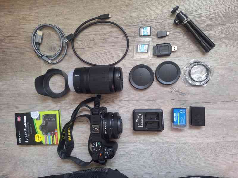Bezzrcadlovku Nikon Z 30 s dvěmi objektivy a příslušenstvím - foto 2