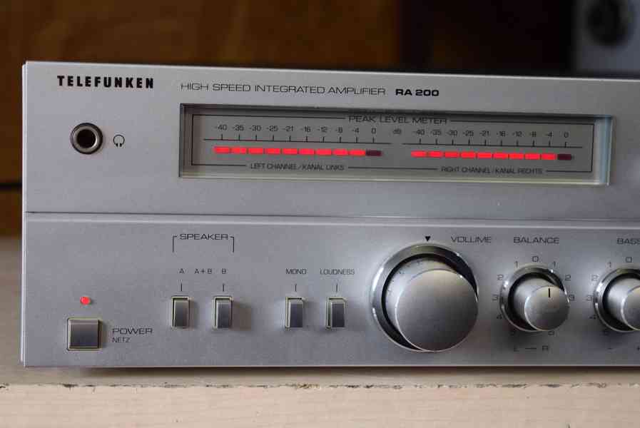 TELEFUNKEN RA200 KVALITNÍ VINTAGE STEREO ZESILOVAČ - foto 2