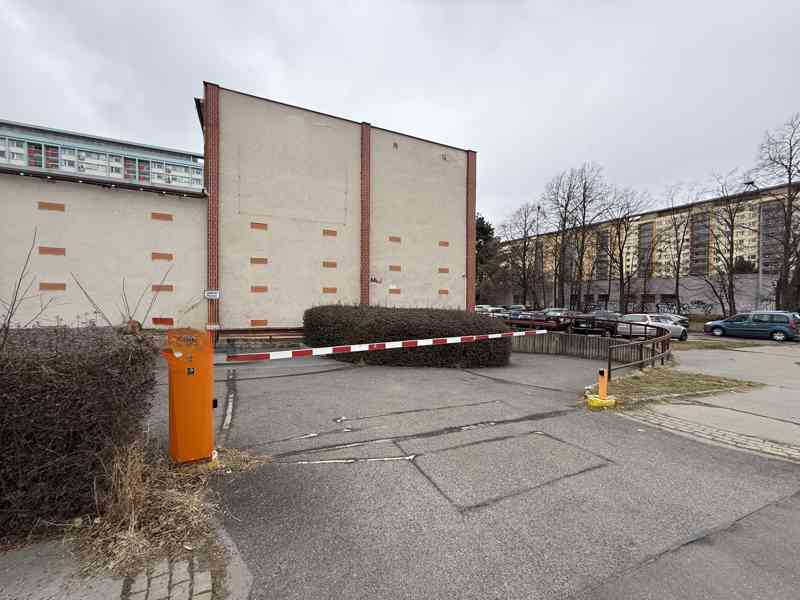 Pronájem garáže (17 m2, elektřina), Praha 8, ul. Čumpelíkova - foto 4