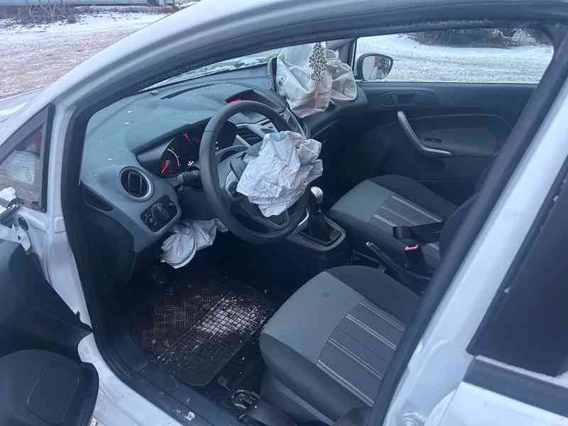 Ford Fiesta 1,25 60KW SNJB r.2010 prodám díly - foto 5