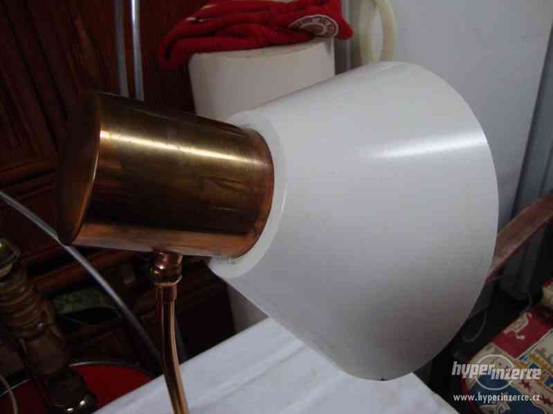 Retro stolní lampa lampička 70. roky bílá pěkná funkční - foto 2