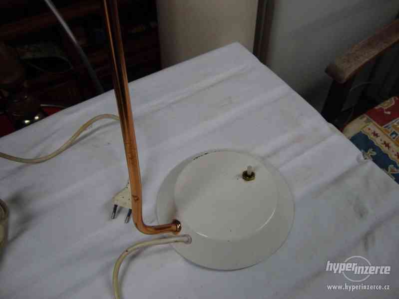 Retro stolní lampa lampička 70. roky bílá pěkná funkční - foto 3