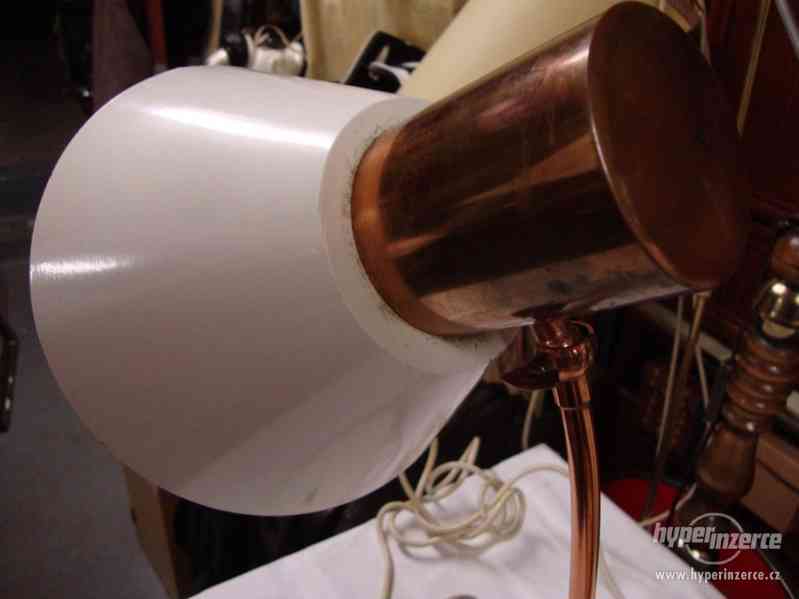 Retro stolní lampa lampička 70. roky bílá pěkná funkční - foto 4