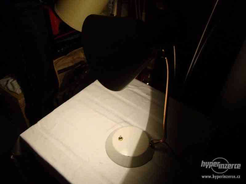 Retro stolní lampa lampička 70. roky bílá pěkná funkční - foto 12