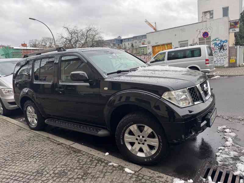 Nissan Pathfinder 2.5 dCi Premium Aut. 128kw - foto 19