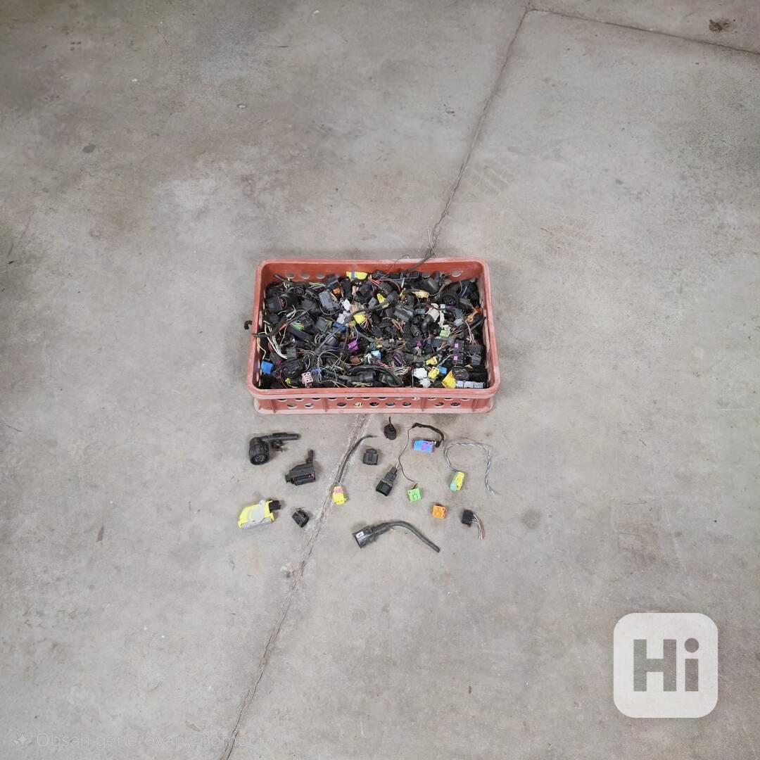 Svorkovnice a konektory Audi, SEAT, Škoda, VW - foto 1