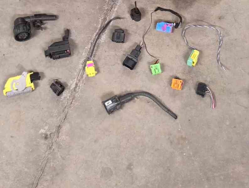 Svorkovnice a konektory Audi, SEAT, Škoda, VW - foto 3