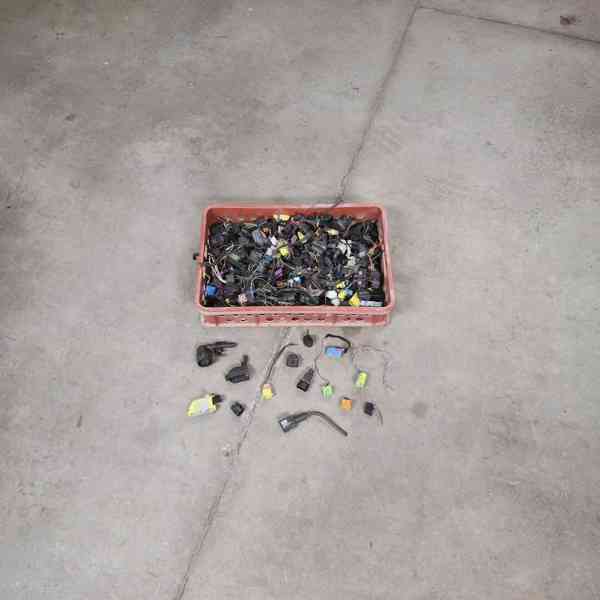 Svorkovnice a konektory Audi, SEAT, Škoda, VW - foto 1