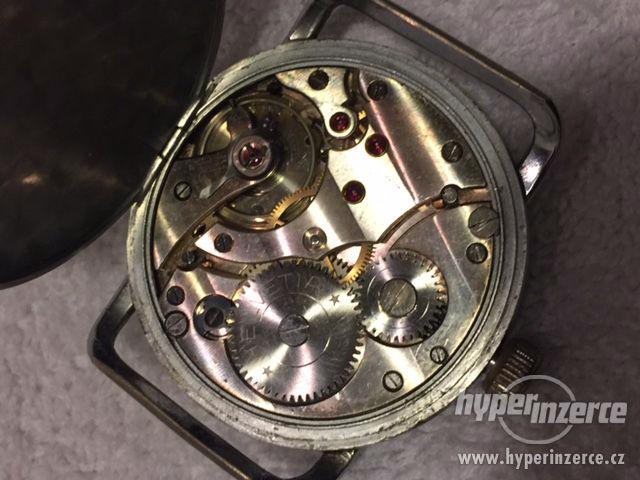 prodám starožitné letecké hodinky Helvetia - foto 3