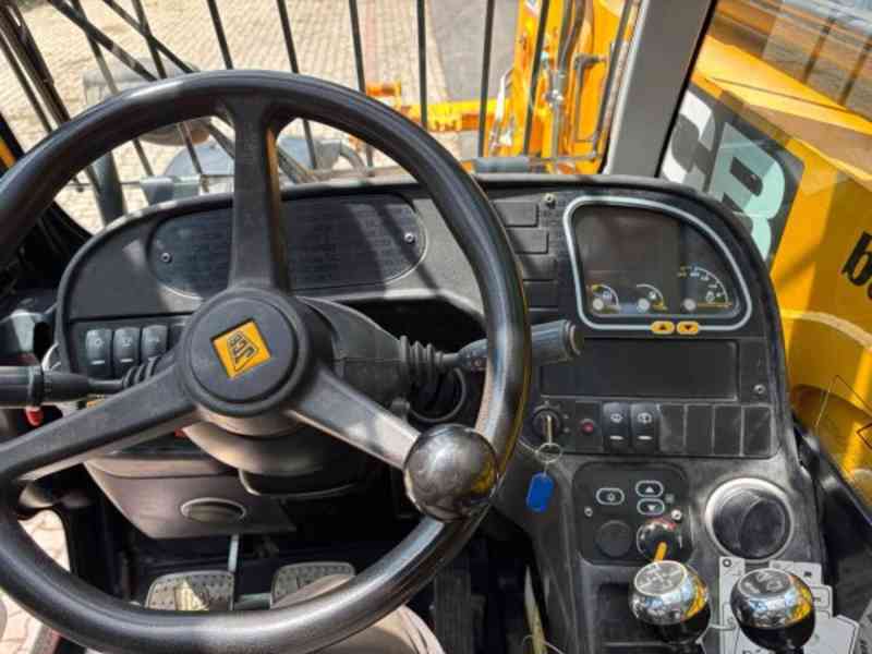 9.5m / 3.5t manipulátor JCB, vidle - foto 6