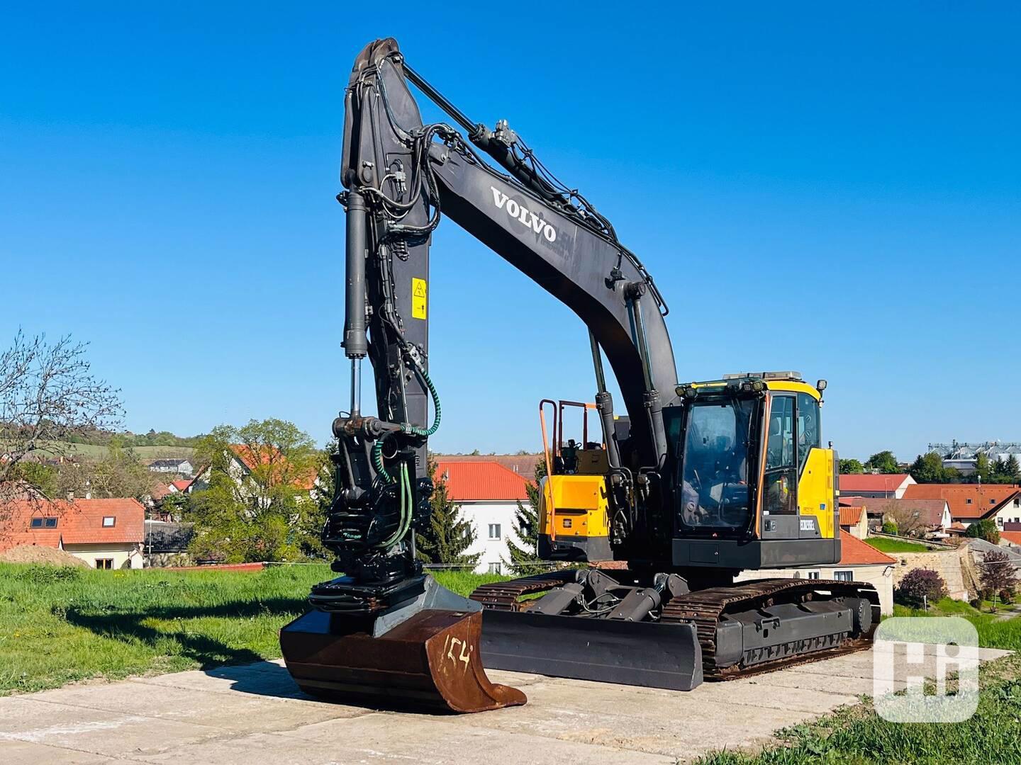 Pásové rypadlo Volvo ECR235EL (Možnost leasingu) - foto 1