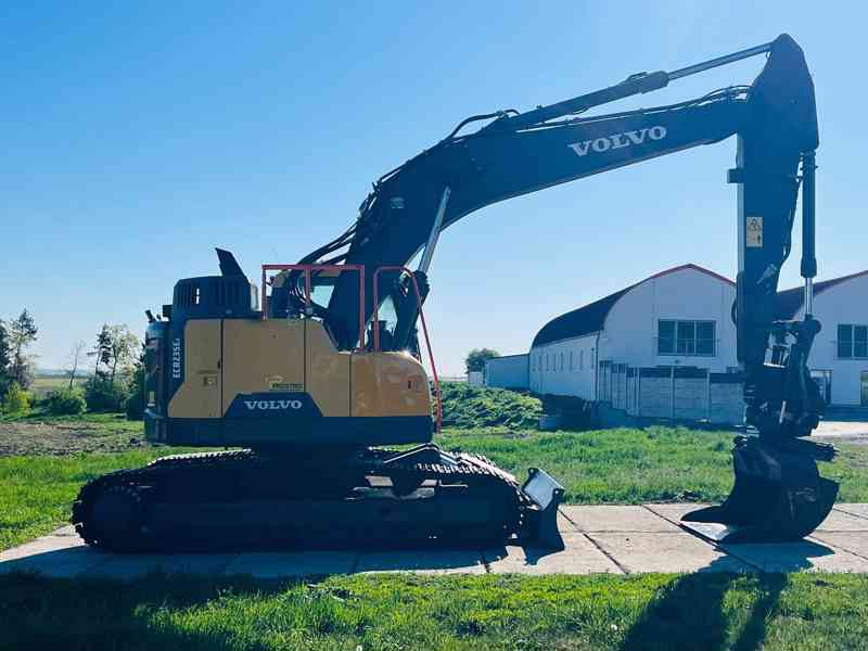 Pásové rypadlo Volvo ECR235EL (Možnost leasingu) - foto 5