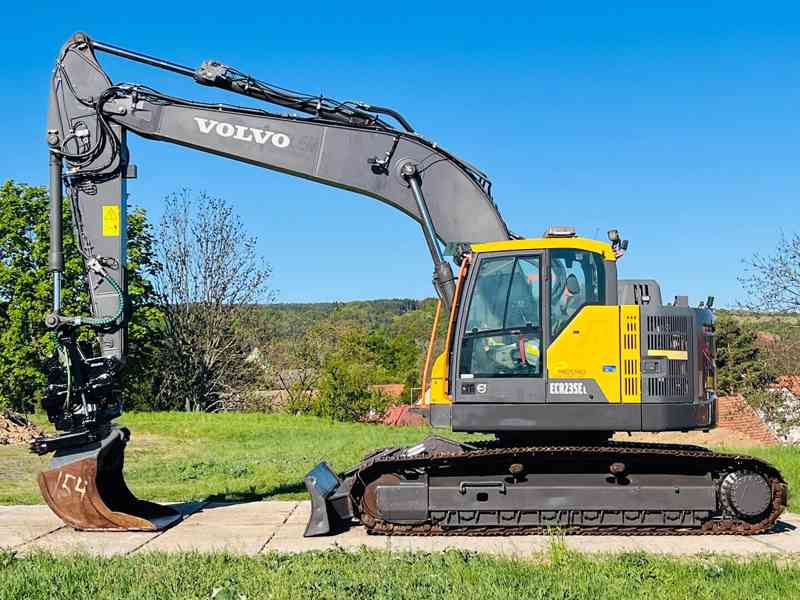 Pásové rypadlo Volvo ECR235EL (Možnost leasingu) - foto 2