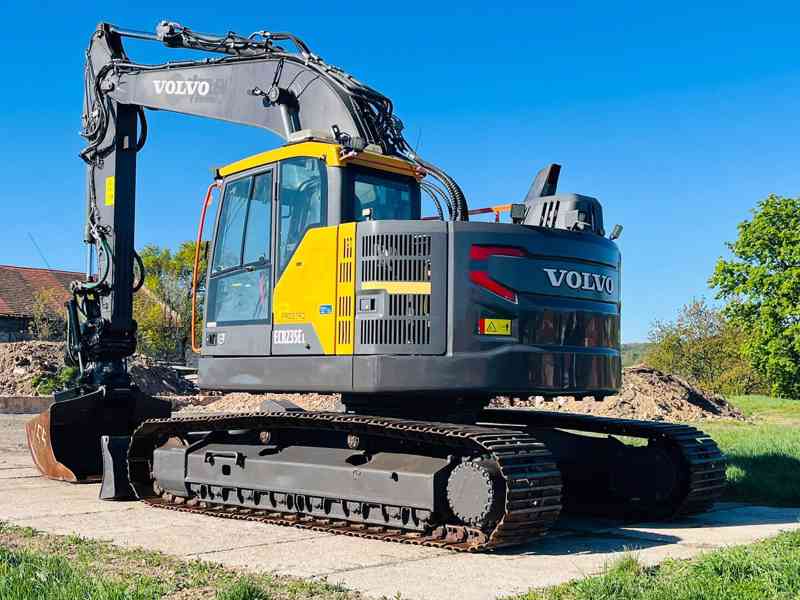 Pásové rypadlo Volvo ECR235EL (Možnost leasingu) - foto 3