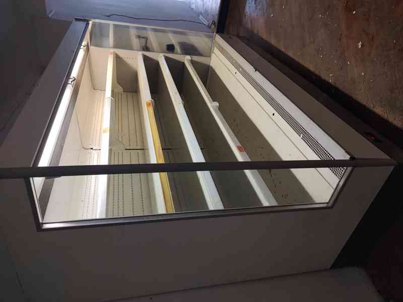 chladicí vitrina 2,5 m - foto 3