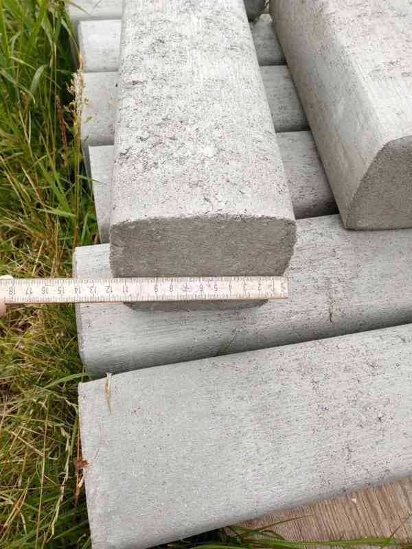 Nová betonová palisáda - foto 2