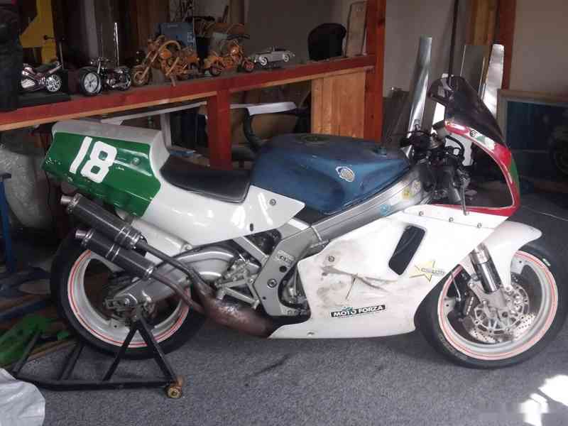 Suzuki RGV 250 - foto 2