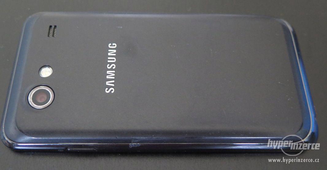 Samsung Galaxy S Advance (i9070) - foto 2