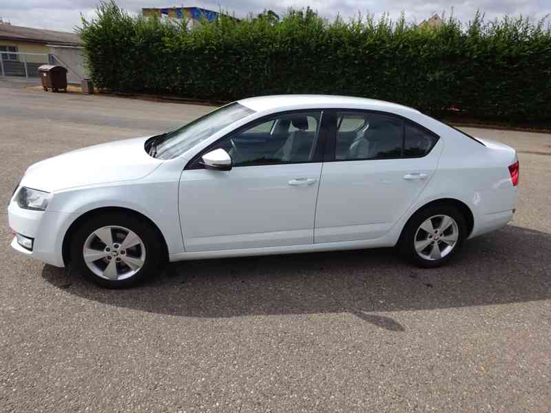 Škoda Octavia 1,6 TDi (81 kw) po rozvodech - foto 2