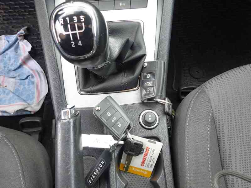 Škoda Octavia 1,6 TDi (81 kw) po rozvodech - foto 12