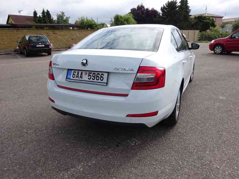 Škoda Octavia 1,6 TDi (81 kw) po rozvodech - foto 4