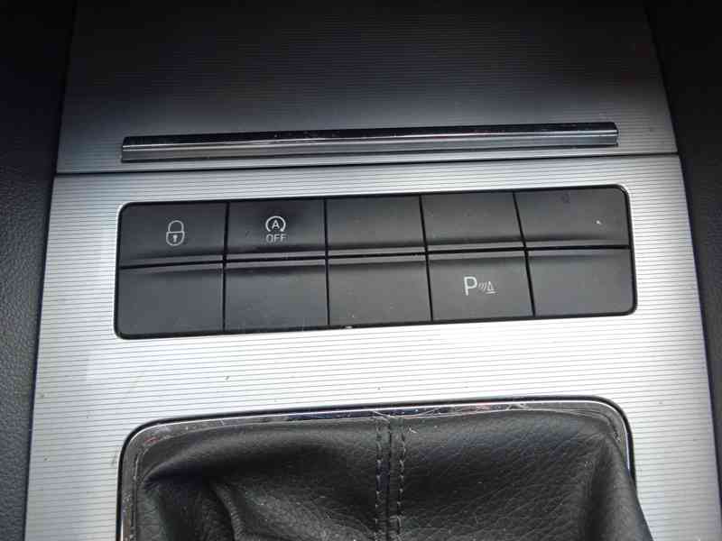 Škoda Octavia 1,6 TDi (81 kw) po rozvodech - foto 10