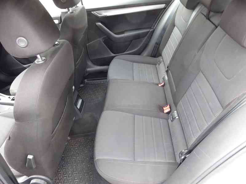 Škoda Octavia 1,6 TDi (81 kw) po rozvodech - foto 16