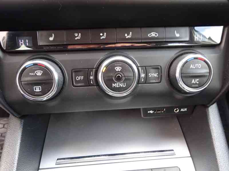 Škoda Octavia 1,6 TDi (81 kw) po rozvodech - foto 9