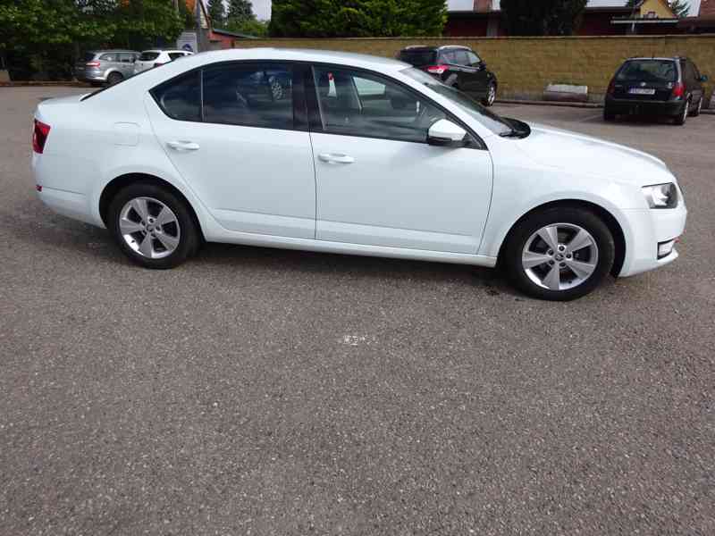 Škoda Octavia 1,6 TDi (81 kw) po rozvodech - foto 3