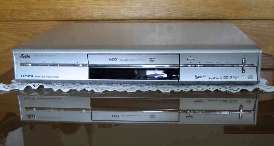 DVR rekorder a přehrávač DVD+CD