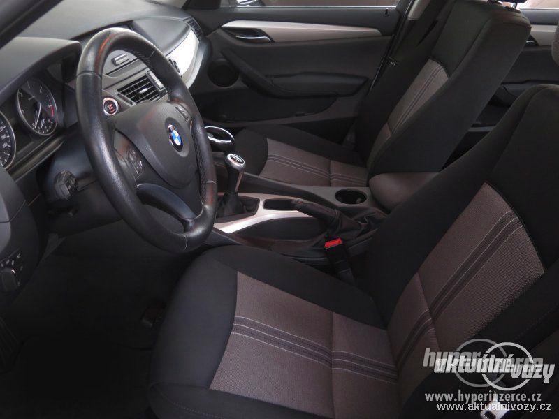 BMW X1 2.0, nafta, rok 2011 - foto 12