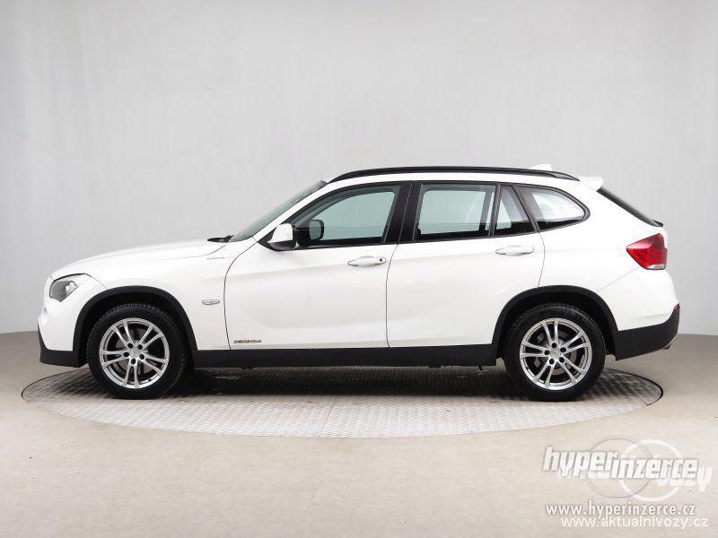 BMW X1 2.0, nafta, rok 2011 - foto 5